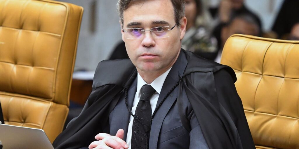 mendonca-autoriza-pf-a-investigar-repasses-para-filme-sobre-bolsonaro