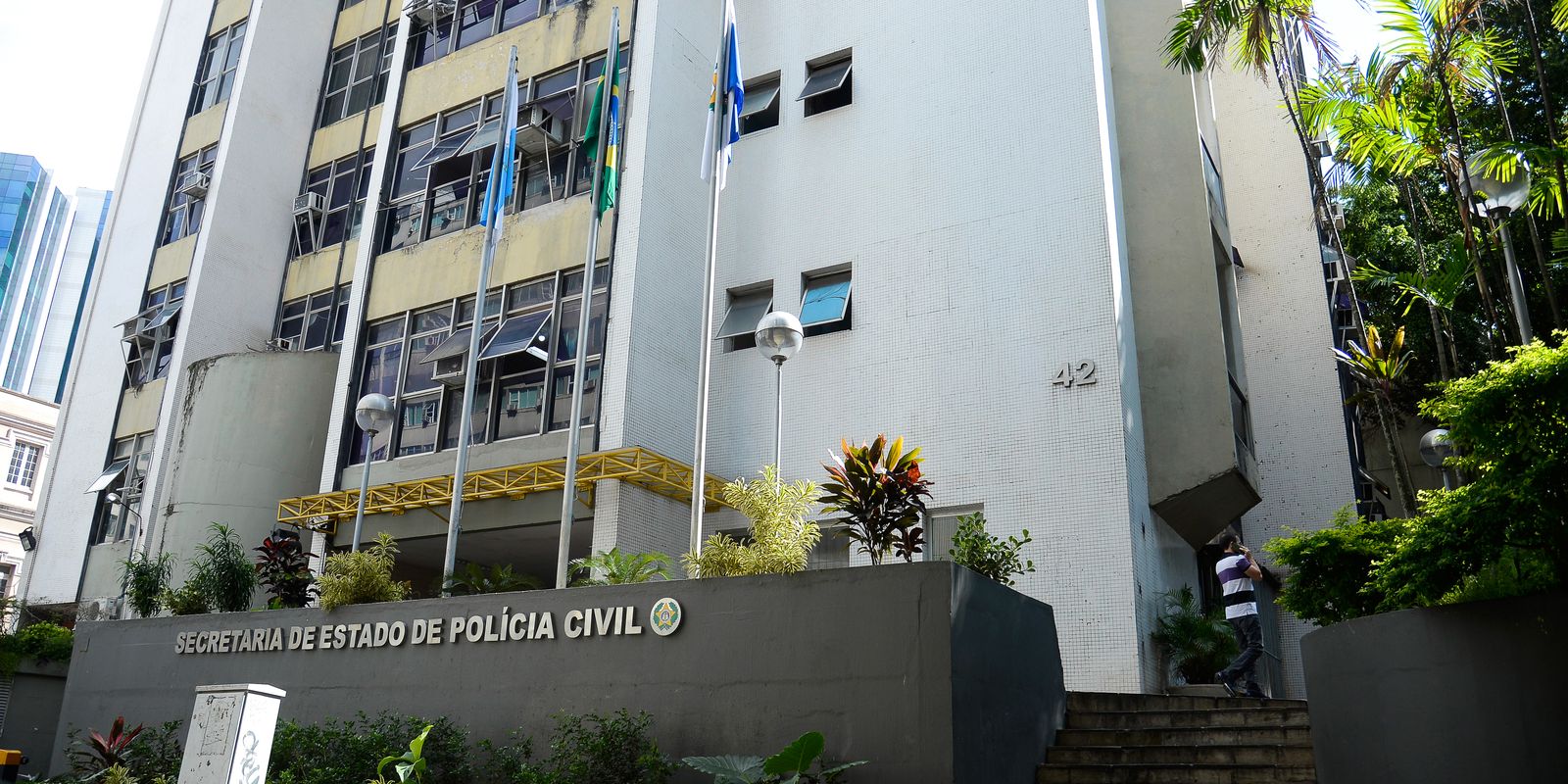 policia-do-rio-faz-operacoes-para-prender-dezenas-de-integrantes-do-cv