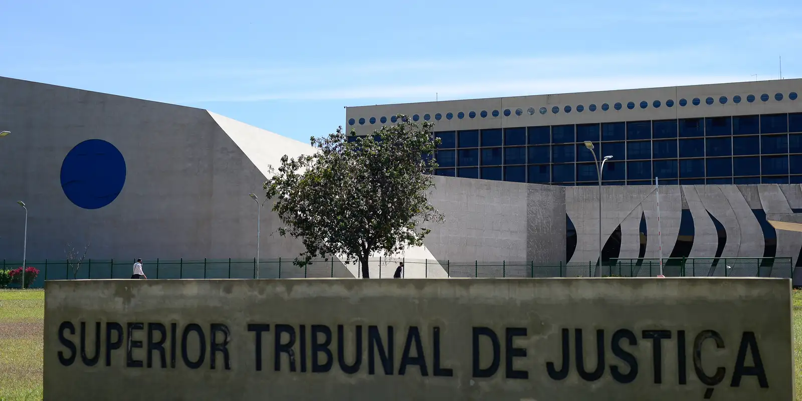 stj-condena-ministro-marco-buzzi-a-perda-de-cargo-por-crimes-sexuais